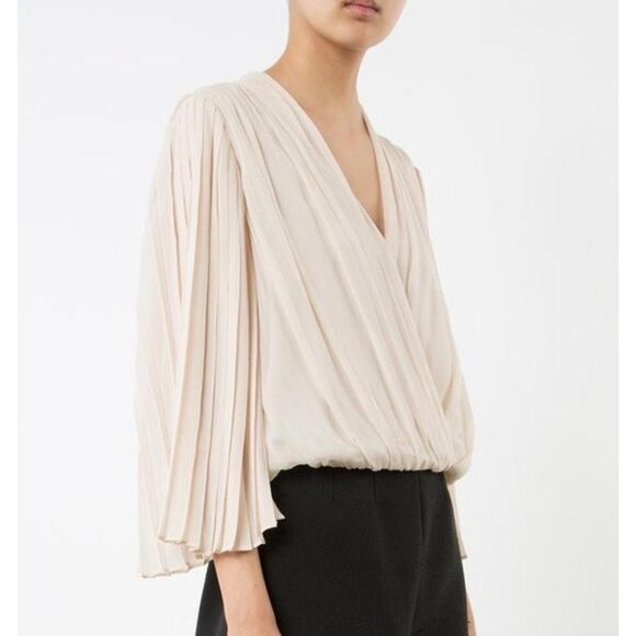 Alice + Olivia Axel Cross Front Top 100% Silk Pleated Sleeves Blouse Champagne M - Picture 8 of 16